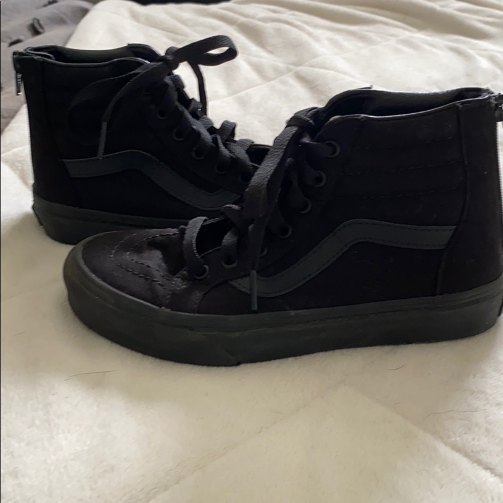 EUC boys Vans high tops size 3